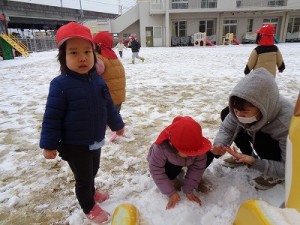 雪あそびをしました！