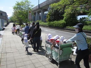 お散歩に行きました！（１歳児さん）