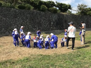 芋掘り・みかん狩りに行きました！（３・４・５歳児さん）