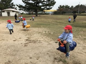 二色の浜公園へ遠足に行きました！（２歳児さん）