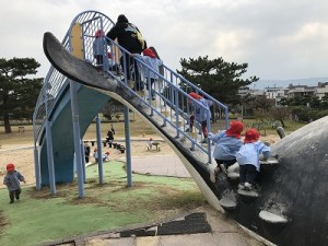 二色の浜公園へ遠足に行きました！（２歳児さん）