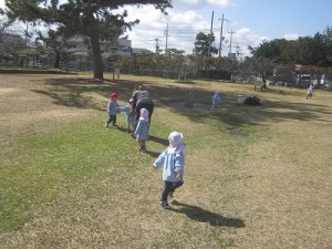 二色の浜へ臨海保育に行きました！（１歳児さん）