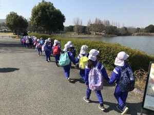 とんぼ池公園へ遠足に行きました！（４歳児さん）