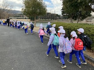 とんぼ池公園へ遠足に行きました！（５歳児さん）