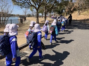 とんぼ池公園へ遠足に行きました！（５歳児さん）