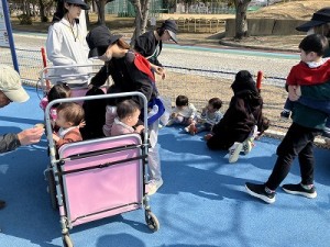 末広公園へ遠足に行きました！（０歳児さん）