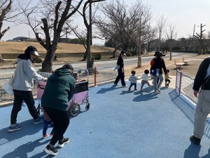 末広公園へ遠足に行きました！（０歳児さん）