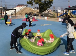 末広公園へ遠足に行きました！（０歳児さん）