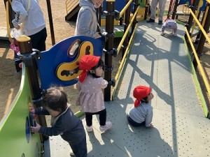 末広公園へ遠足に行きました！（０歳児さん）