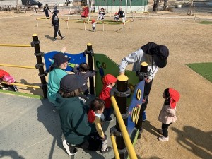 末広公園へ遠足に行きました！（０歳児さん）