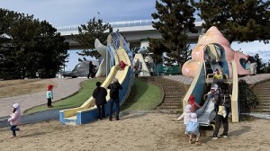 二色の浜へ遠足に行きました！（２歳児さん）