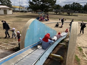 二色の浜へ遠足に行きました！（２歳児さん）