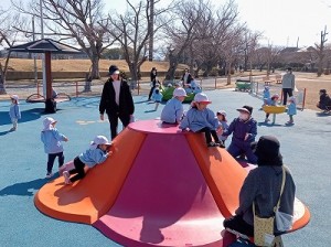 末広公園へ遠足に行きました！（１歳児さん）