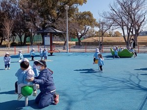 末広公園へ遠足に行きました！（１歳児さん）