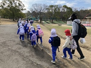 とんぼ池公園へ遠足に行きました！（３歳児さん）
