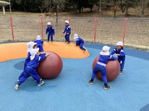 とんぼ池公園へ遠足に行きました！（３歳児さん）