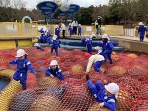 とんぼ池公園へ遠足に行きました！（３歳児さん）