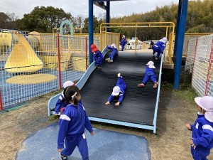 とんぼ池公園へ遠足に行きました！（３歳児さん）