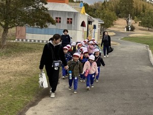 とんぼ池公園へ遠足に行きました！（４歳児さん）