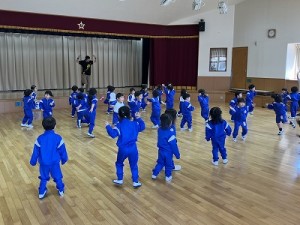 ダンスレッスンが始まりました！