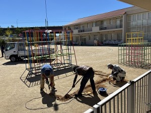 新しい遊具が届きました✨人工芝も敷きました✨✨