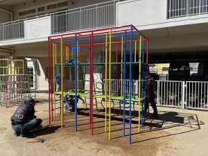 新しい遊具が届きました✨人工芝も敷きました✨✨