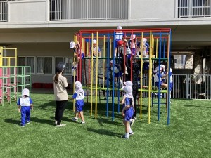 ジャングル登降棒で遊びました✨