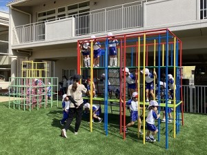 ジャングル登降棒で遊びました✨
