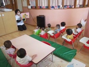 ０歳児さんのお部屋の様子です♡