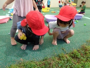 今年度最後の水あそびをしました！（２歳児さん）