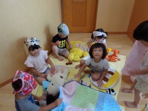 ままごと遊びの様子（２歳児さん）