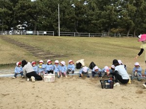 二色の浜へ遠足に行きました！（１歳児さん）